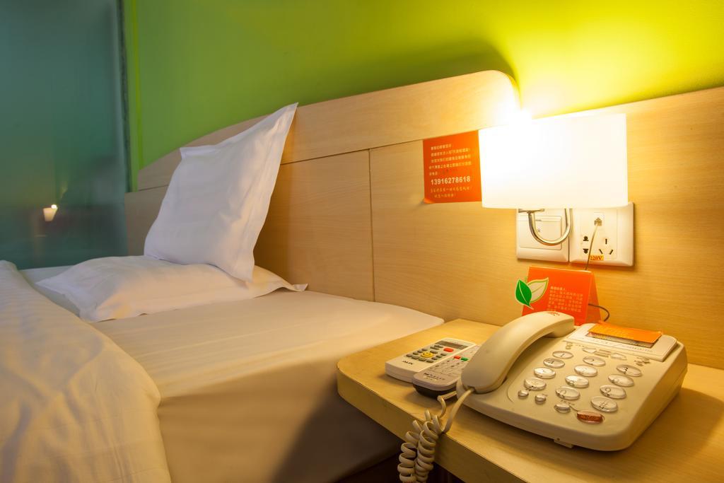 7Days Inn Zhuhai North Railway Station Jinding Zimmer foto